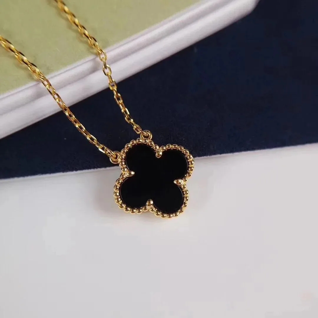 Van Cleef Arpels Necklace Gift Box — Photo 11