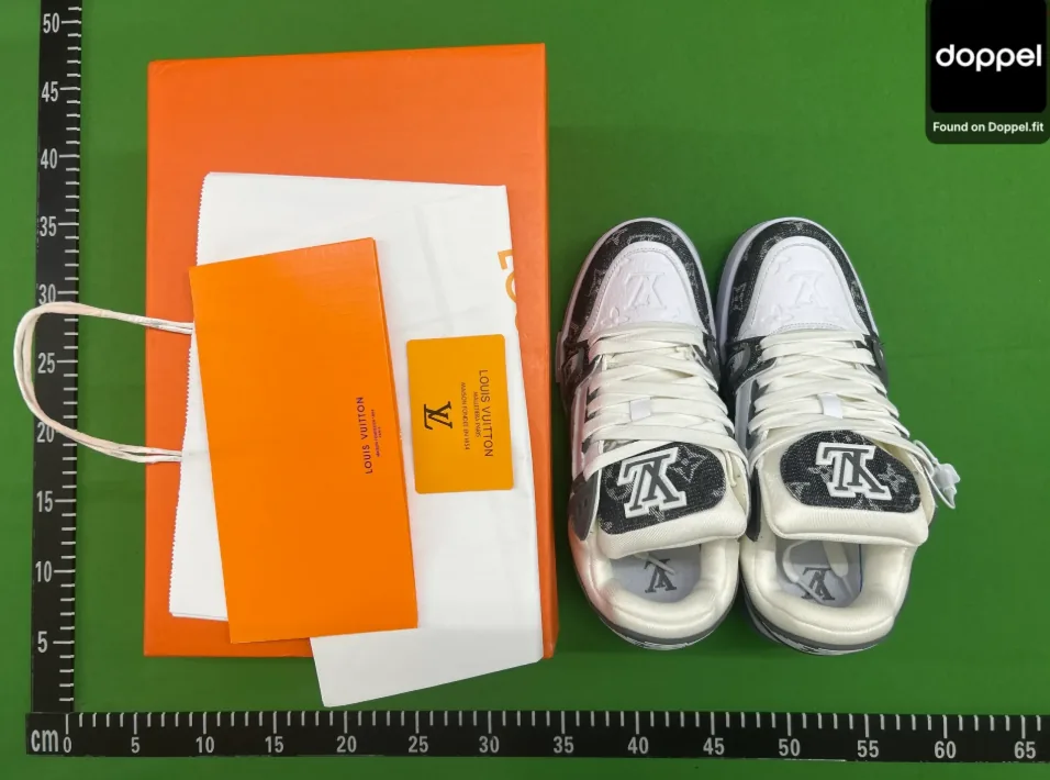 Louis Vuitton LV Trainer Blue White Trainers — Photo 13