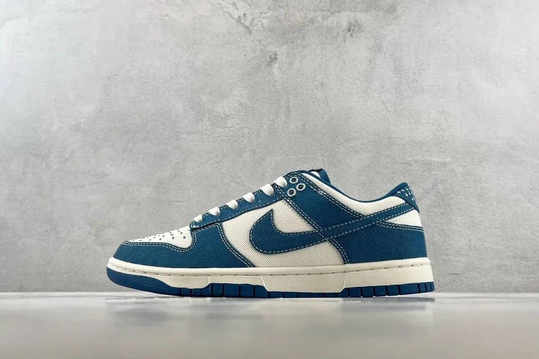 Nike SB Dunk Low Travis Scott Lace-Up Runners — Photo 14