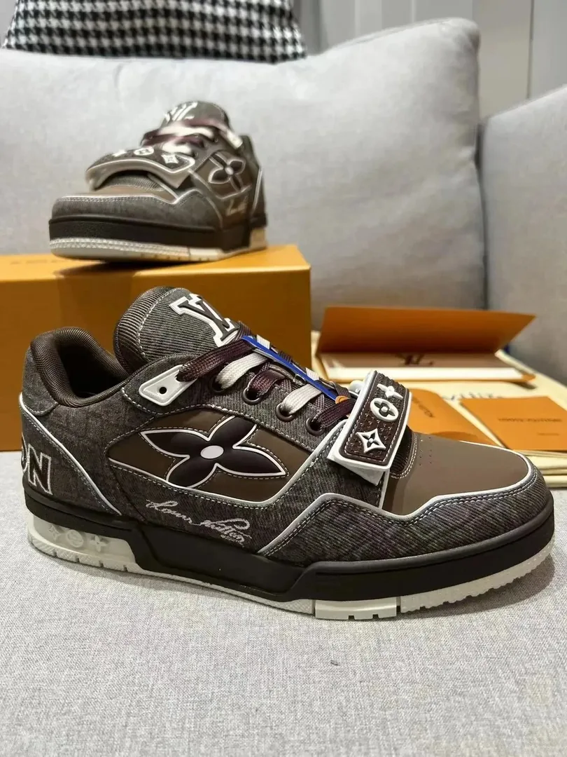 Louis Vuitton LV Trainer Grey Low-Top Trainers — photo 5