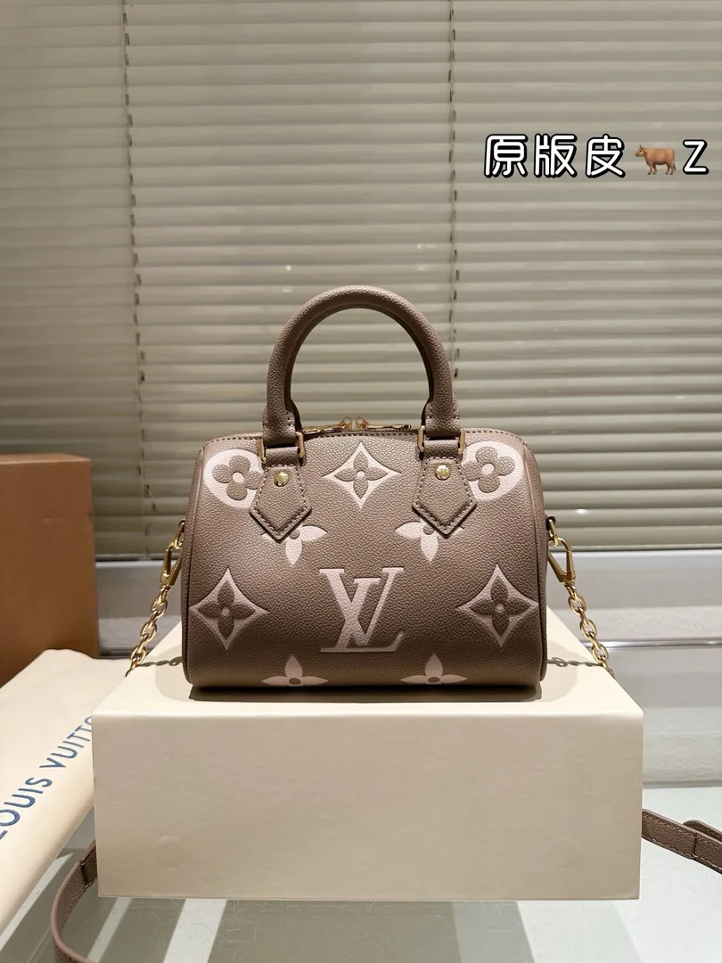 Louis Vuitton Speedy Leather Bag — photo 5