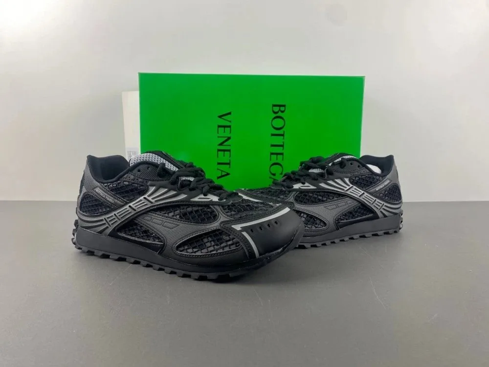 Balenciaga Runner Beige Rubber-Sole Trainers — Photo 11