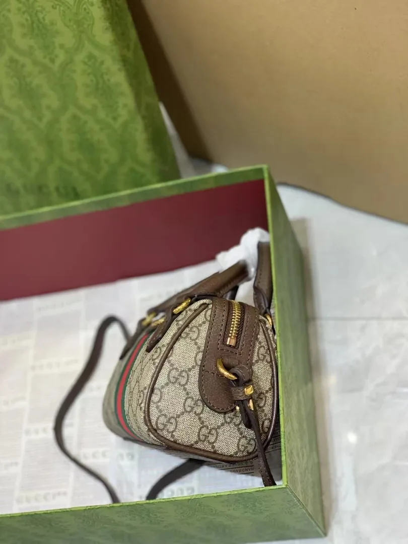 Gucci Original Leather Bag — Photo 5