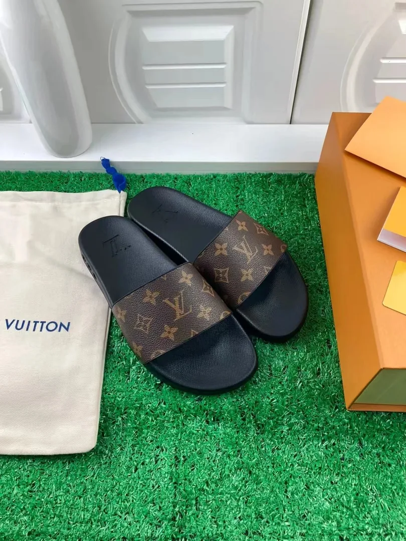 Waterfront Slides — QC