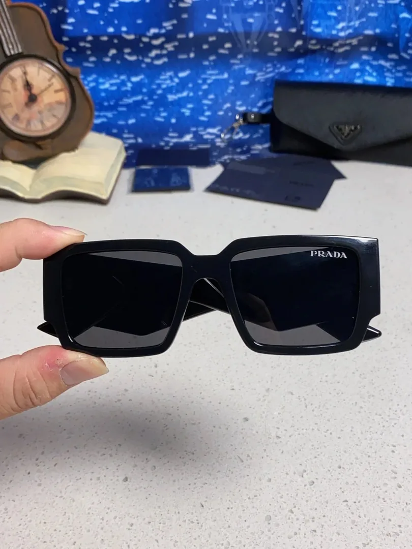 Prada Logo Rectangular Sunglasses — Photo 4