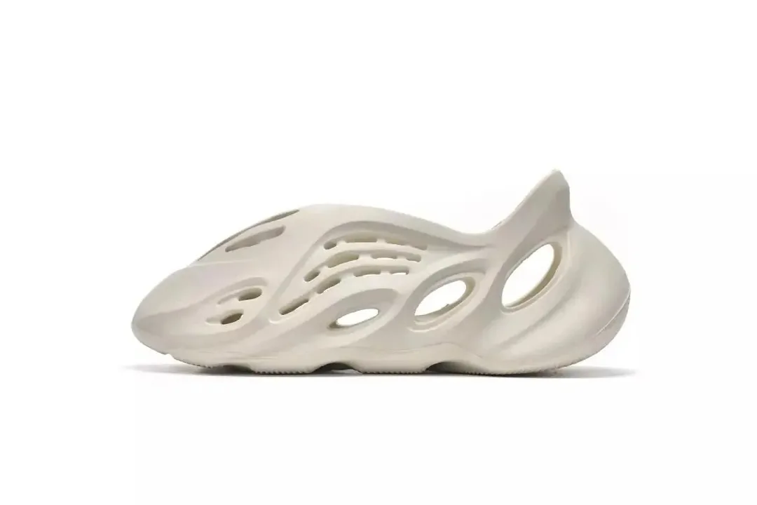 Yeezy Foam Runner Sneakers — Photo 4