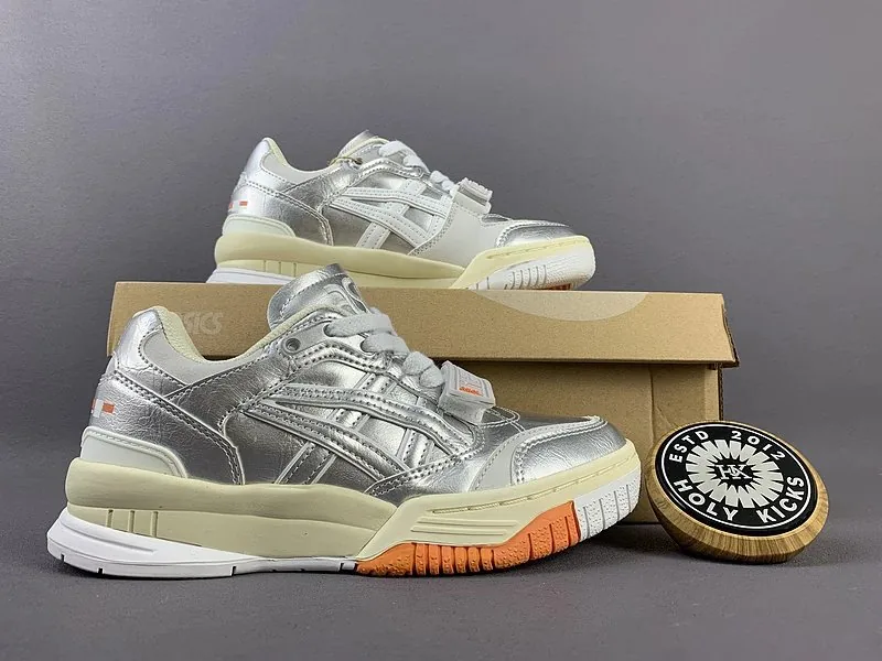 Asics Gel-Lyte III Grey Low-Top Sneakers — Photo 15
