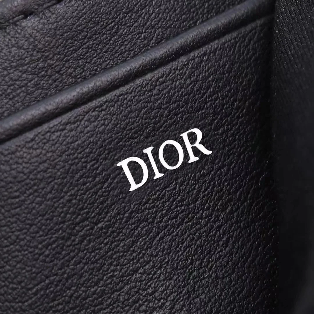 Dior Oblique Messenger Bag — Photo 5