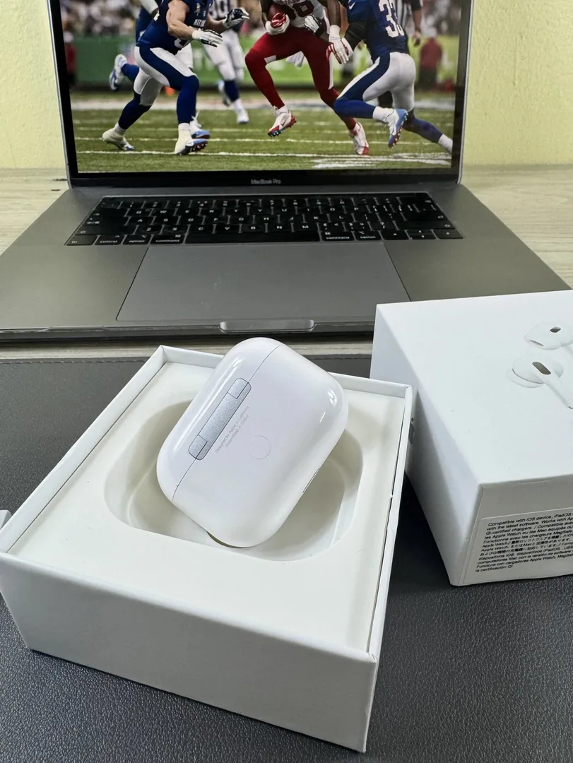 Wireless Earbuds — Photo 5