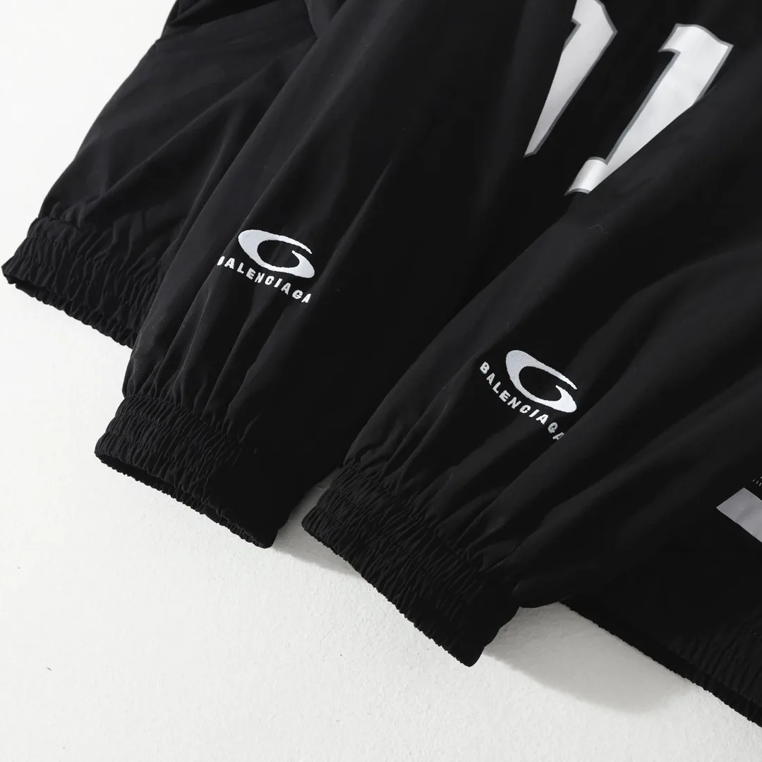 Jacket And Tee Set — Photo 10