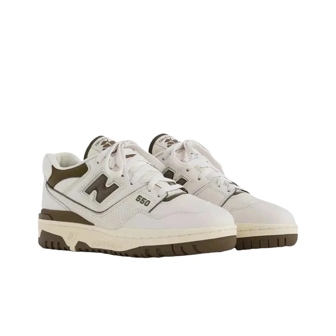 New Balance 550 Trainers — Photo 8