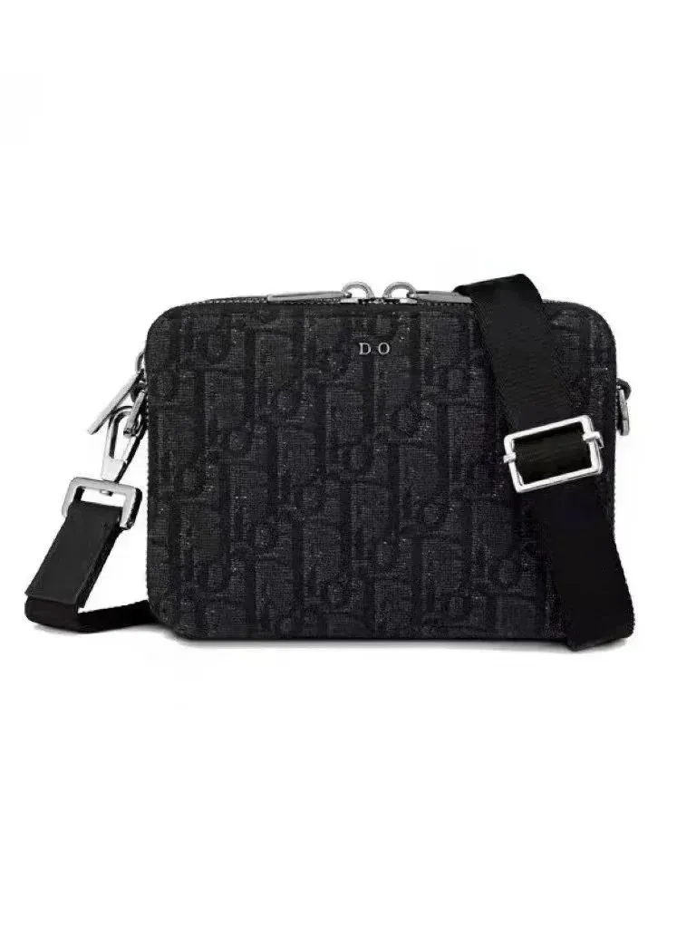 Small Square Camera Bag — Photo 2