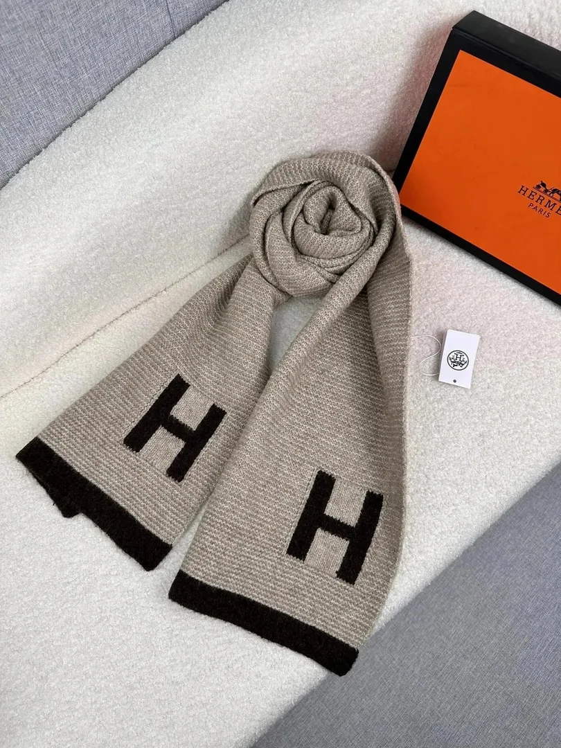 Chanel Logo Print Cashmere Scarf — photo 12