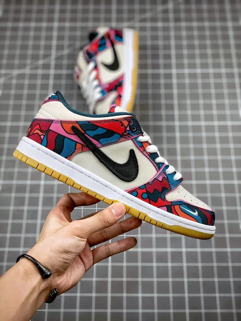 Nike SB Dunk Abstract Art — Photo 11