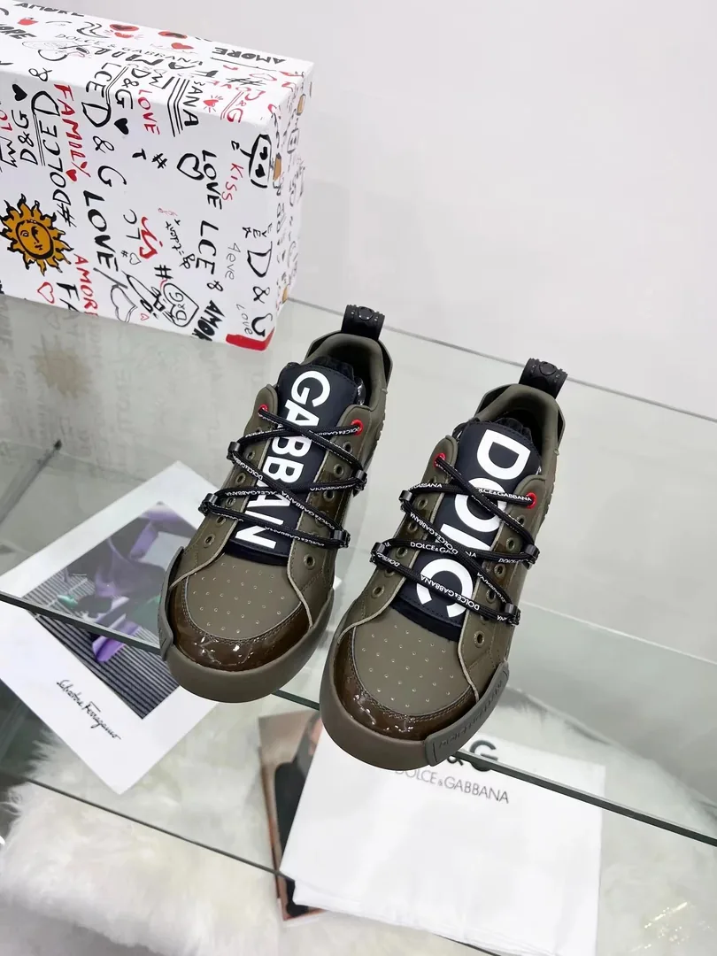 Dolce & Gabbana & White Sneakers — Photo 8