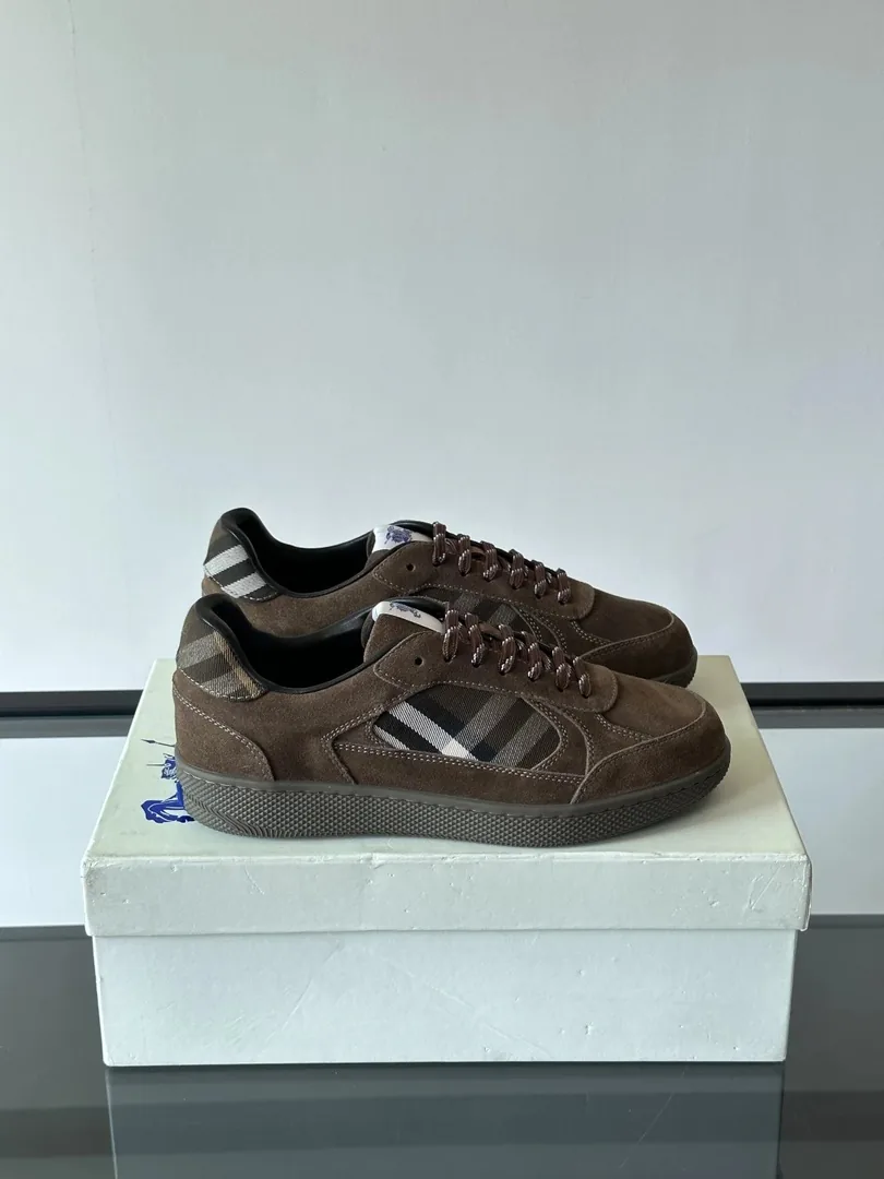 Burberry Leather Sneakers — Photo 12