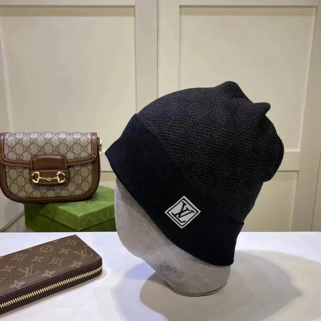 Louis Vuitton Monogram Knit Beanie Collection — Photo 4