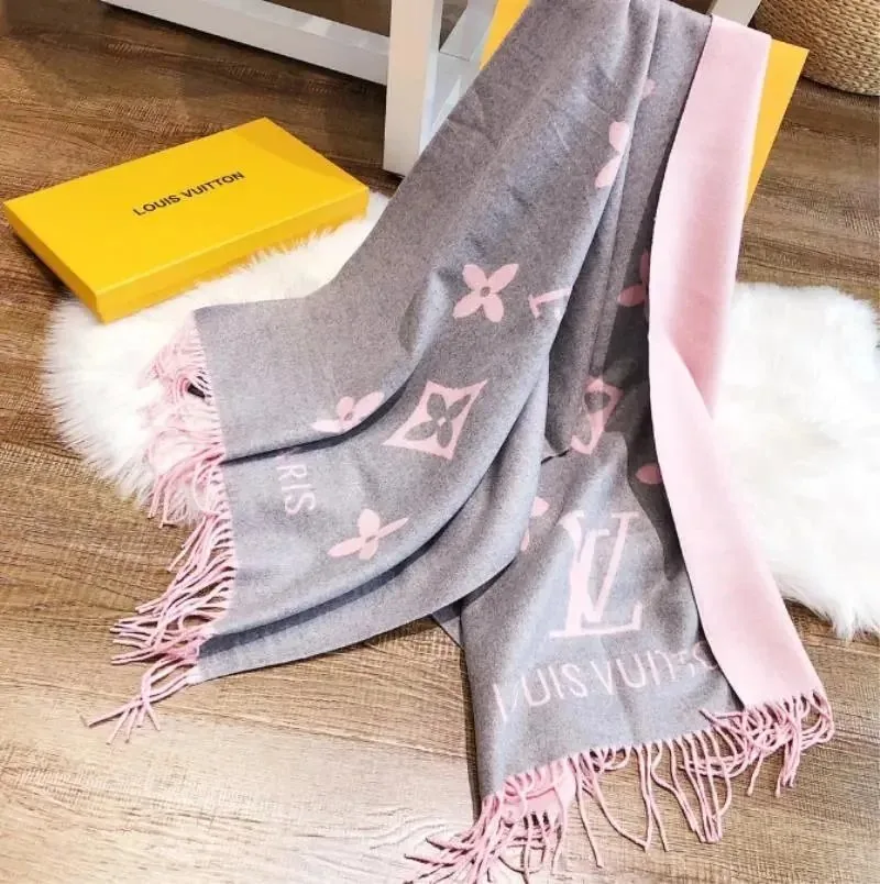 Louis Vuitton Monogram Flower Cashmere Scarf Collection — photo 10
