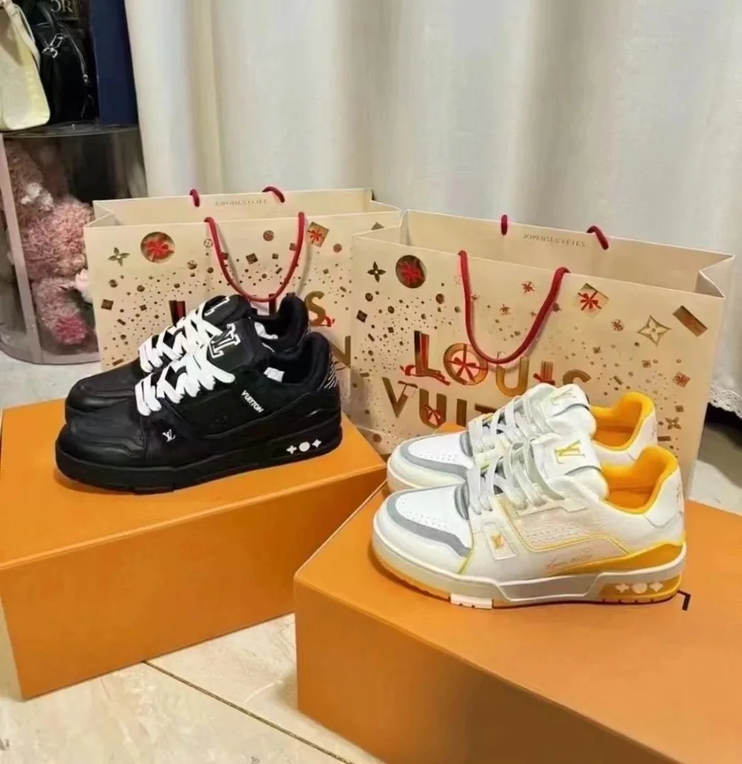 Louis Vuitton LV Trainer Grey Embossed Monogram Trainers — photo 12