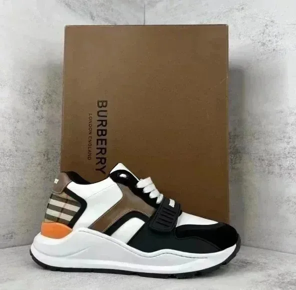 Burberry Low-Top Lace-Up Trainers — photo 6