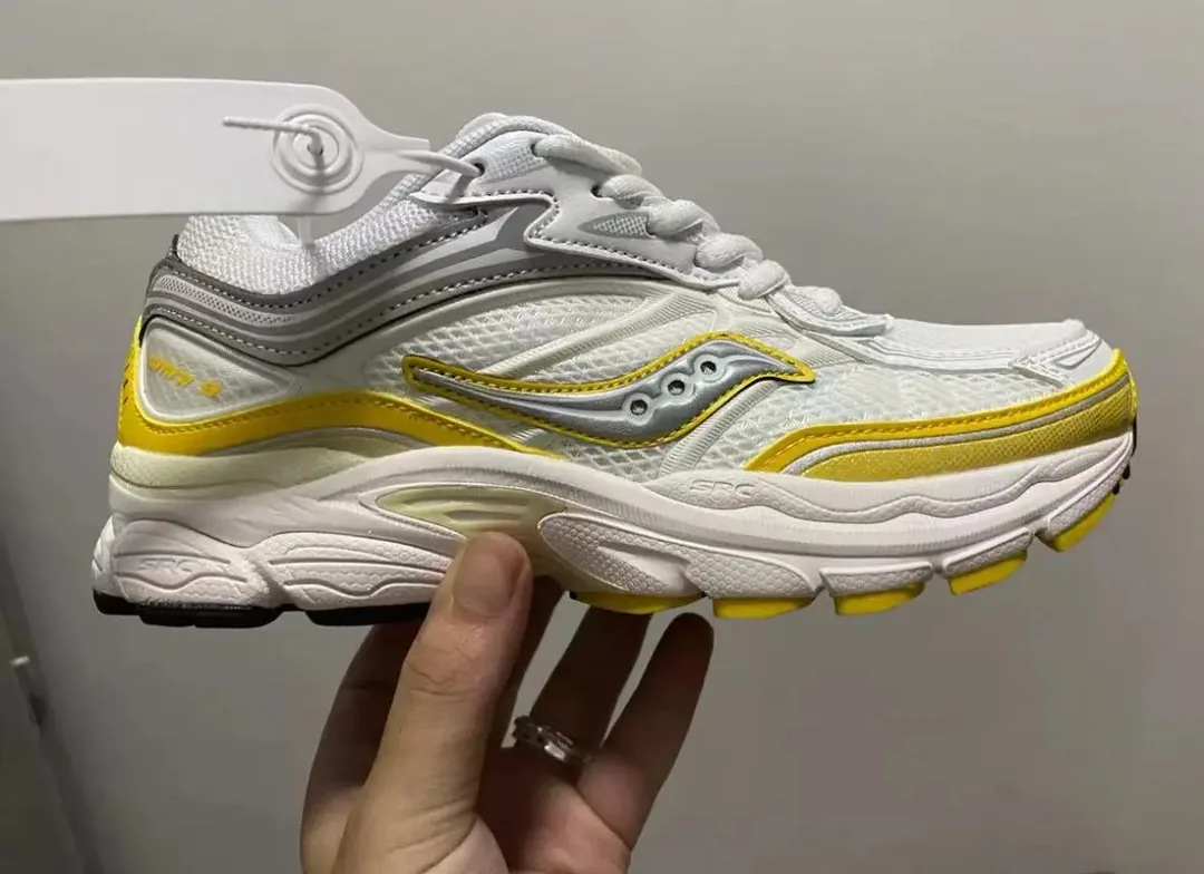 Saucony ProGrid Omni 9 (Bottega Veneta) DBD Cushioned Running Sneakers — Photo 9