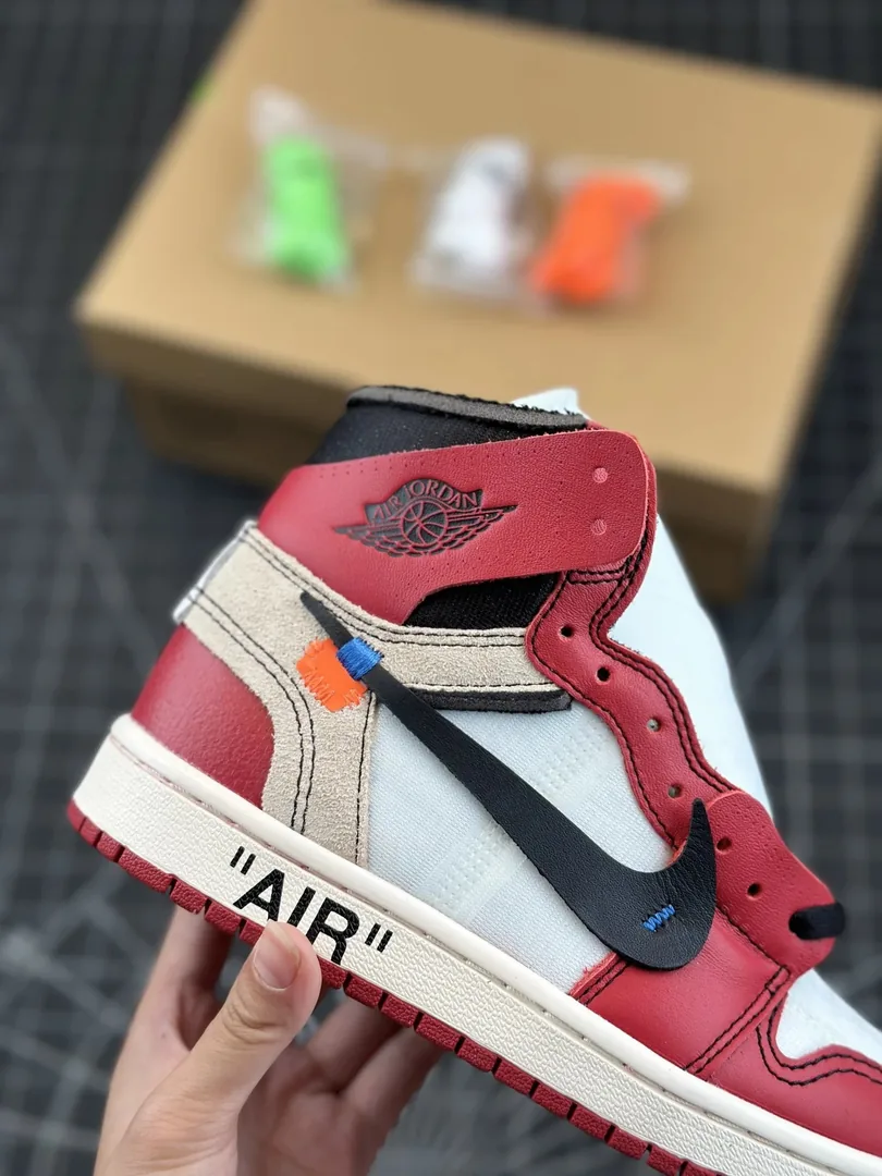 Off-White Air Jordan 1 High — Photo 15