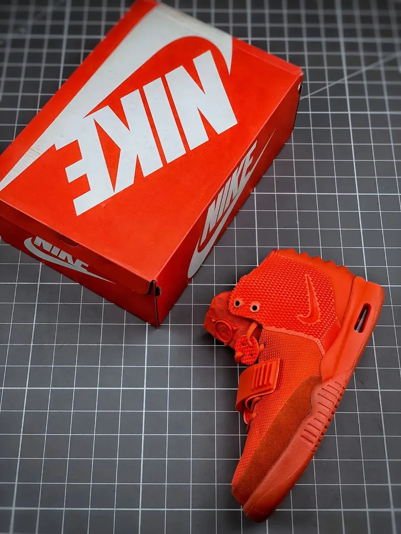 Nike Air Yeezy 1 NRG Low-Top Sneakers — photo 9