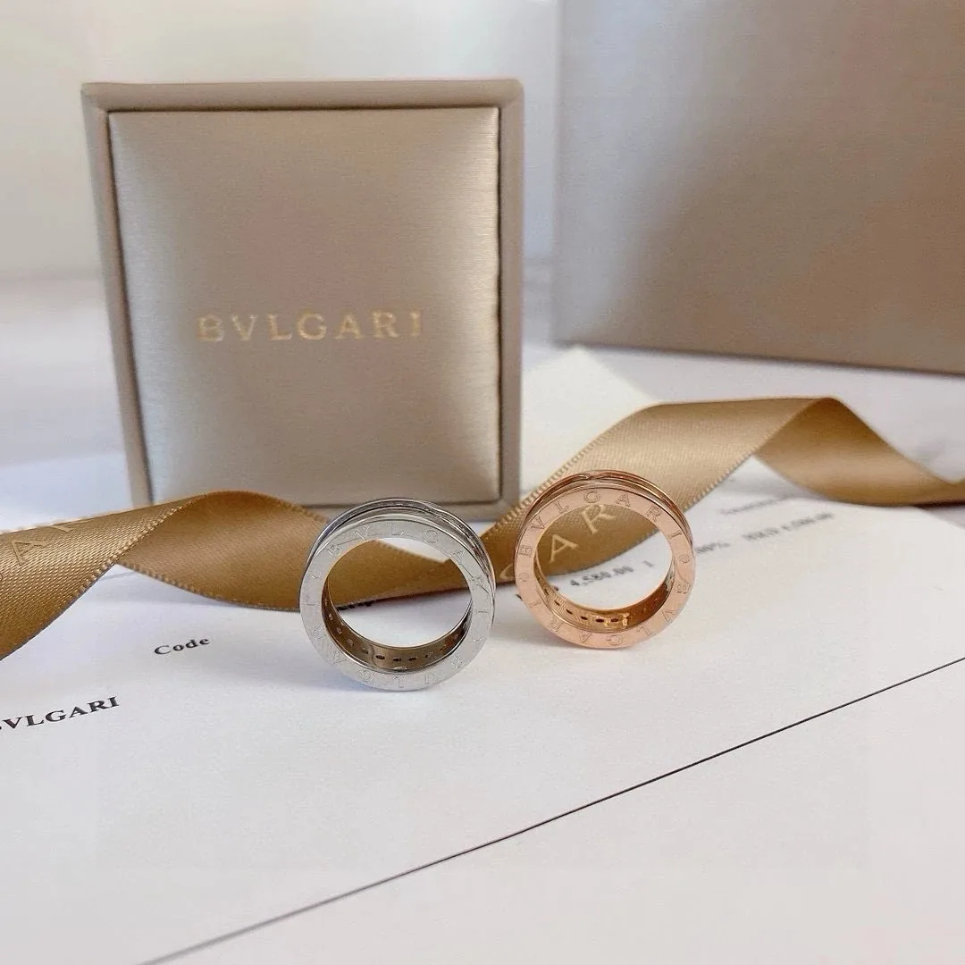 Pave Diamond Ring — Photo 9
