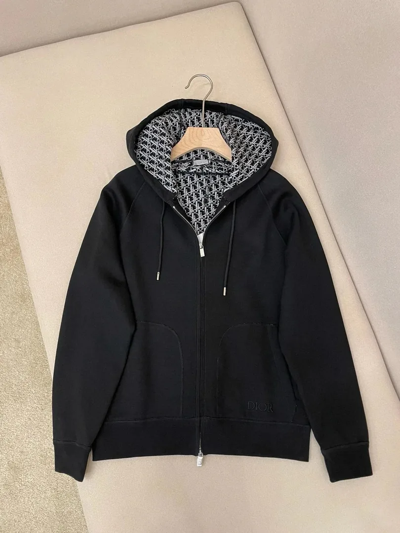 Warm Hoodie — Photo 2