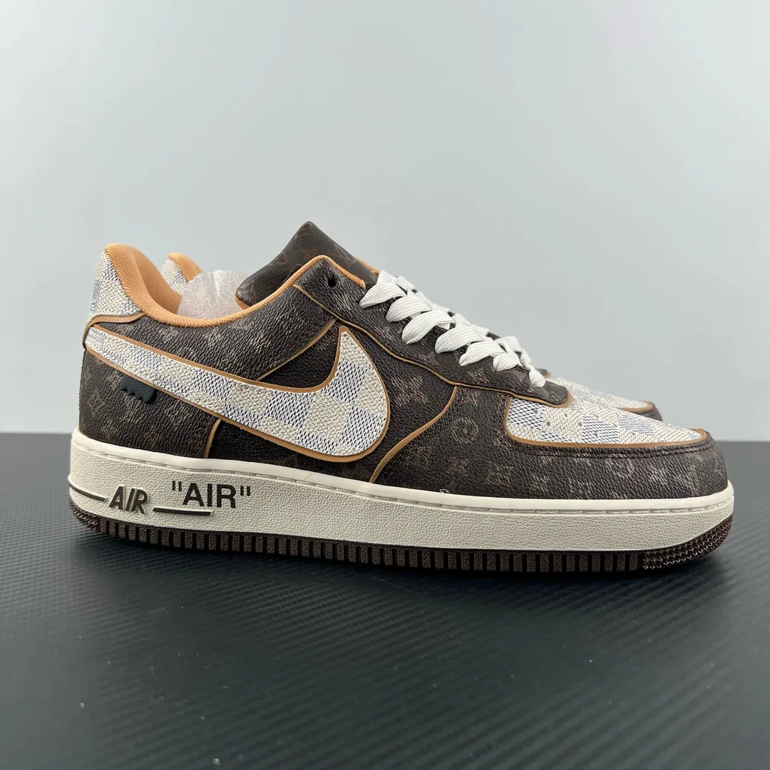 Louis Vuitton Nike Air Force 1 — Photo 2