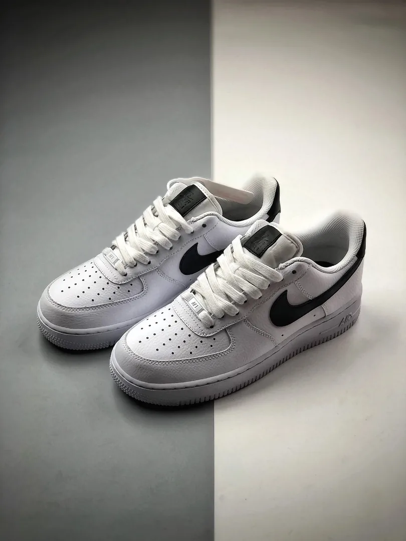 White Black Air Jordan 1 Low — Photo 9