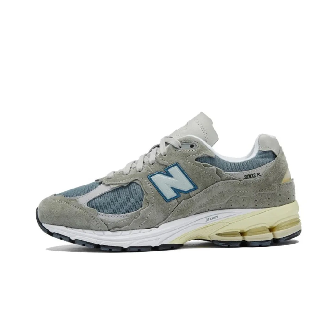 New Balance 2002 Runners — Photo 6
