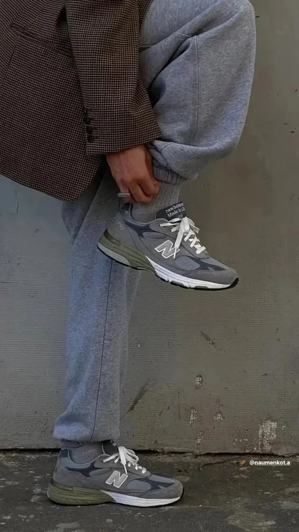New Balance 2002R Lace-Up Trainers — Photo 3