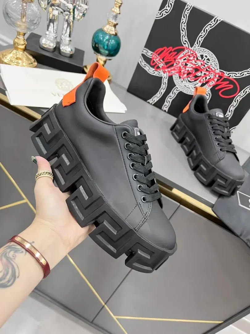 Versace Greca Labyrinth Low-Top — Photo 9