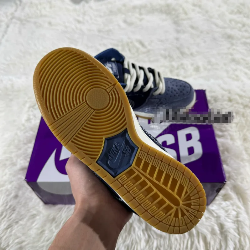 Nike Dunk Low Sashiko Stitched Sneakers — Photo 4
