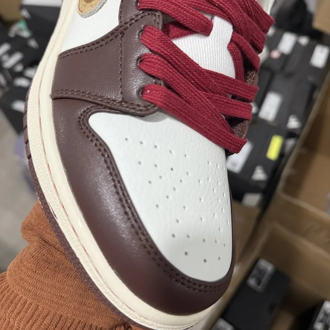 Air Jordan 1 CNY Brown — Photo 3