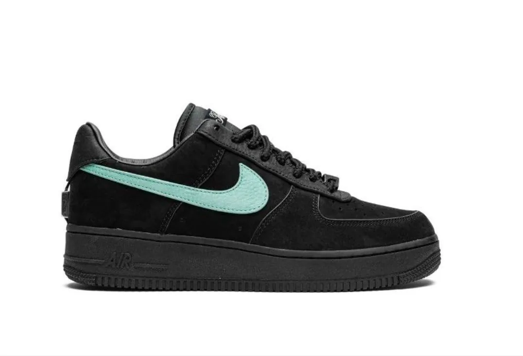 Nike Air Force 1 White Lace-Up Sneakers — Photo 6