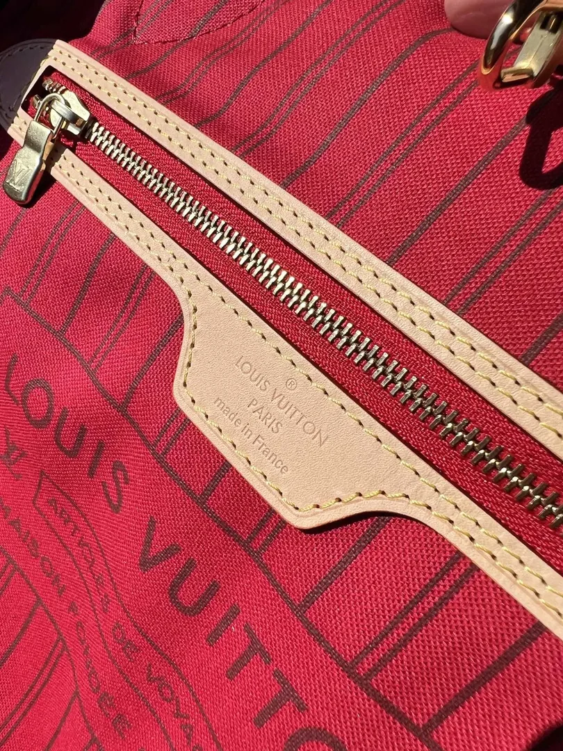 Louis Vuitton Neverfull Bag — QC
