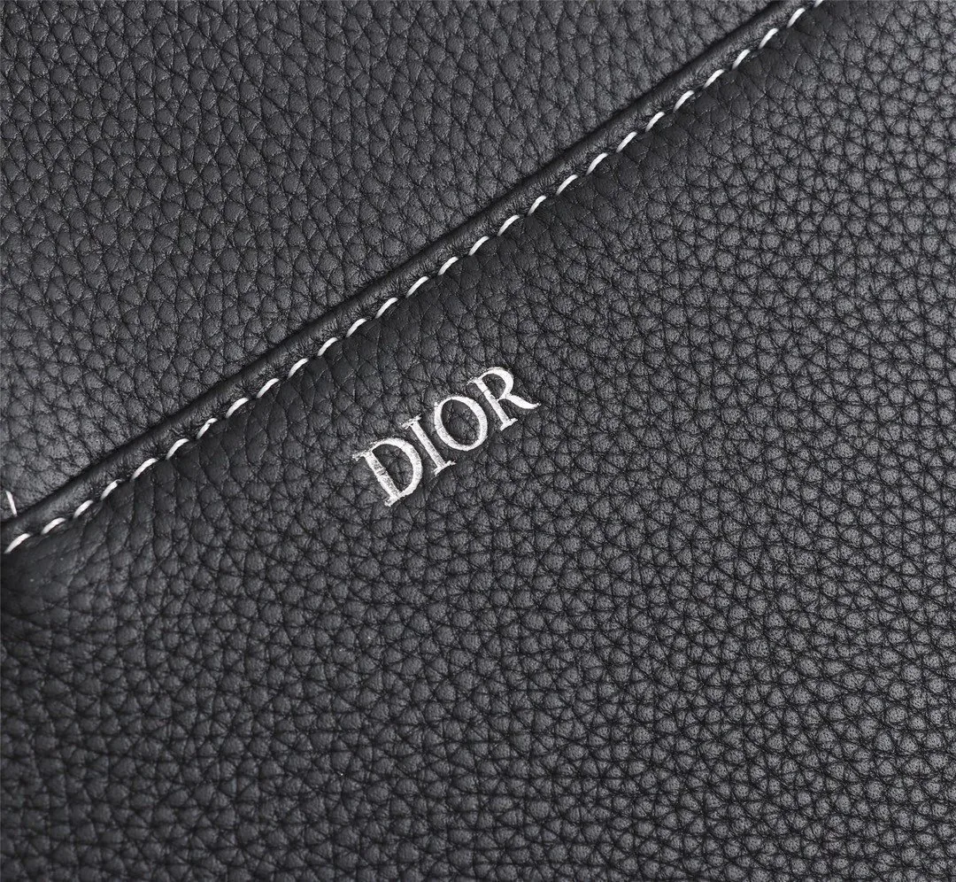 Dior Saddle Grained Leather Crossbody Bag — photo 9