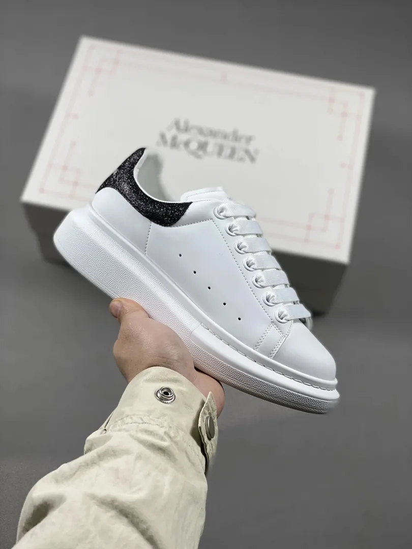Alexander McQueen Oversized Sneaker White Athletic Trainers — Photo 8