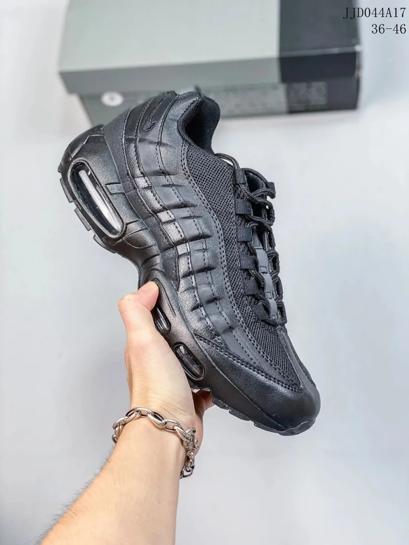 Nike Air Max 95 — photo 2