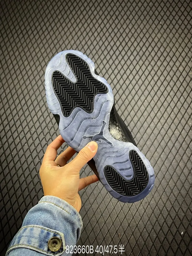 Air Jordan 11 Cap and Gown — photo 7