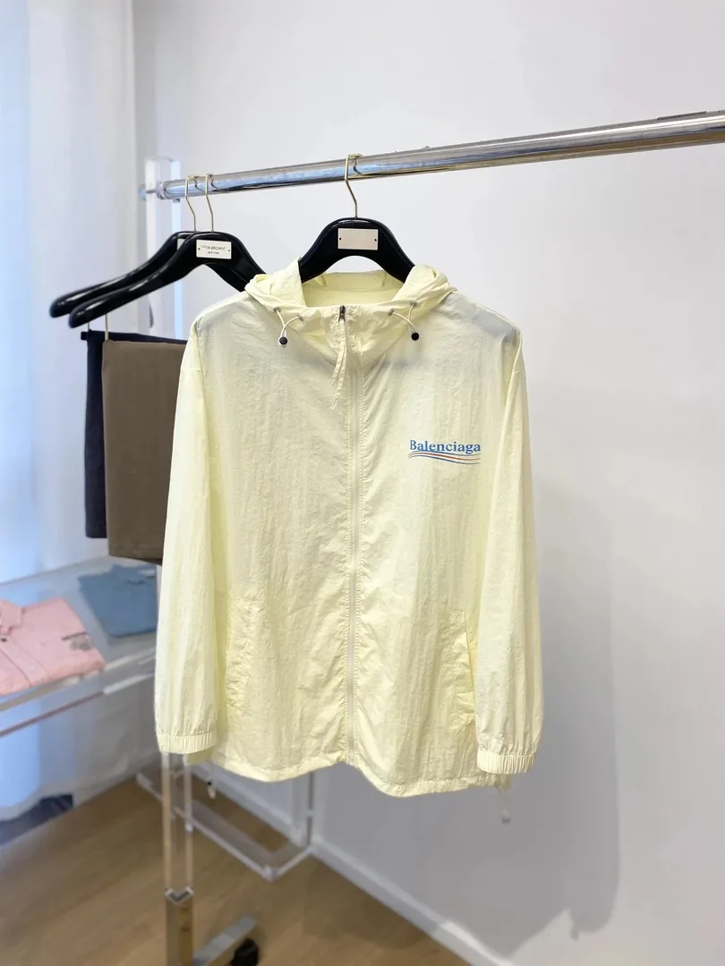 Balenciaga Baby Yoda Print White Hoodie — Photo 8