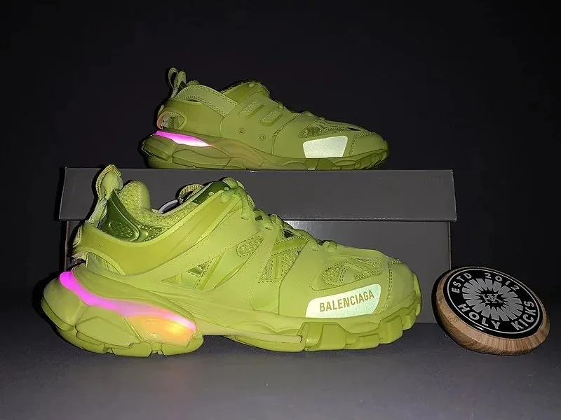 Balenciaga Track Beige Low-Top Sneakers — Photo 5