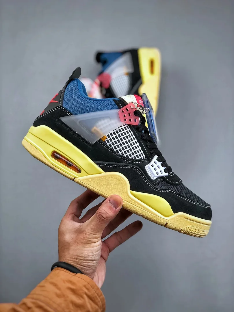 Jordan 4 Union LA Off Noir Sneakers — photo 12