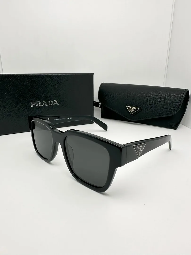 Prada Sunglasses — Photo 4