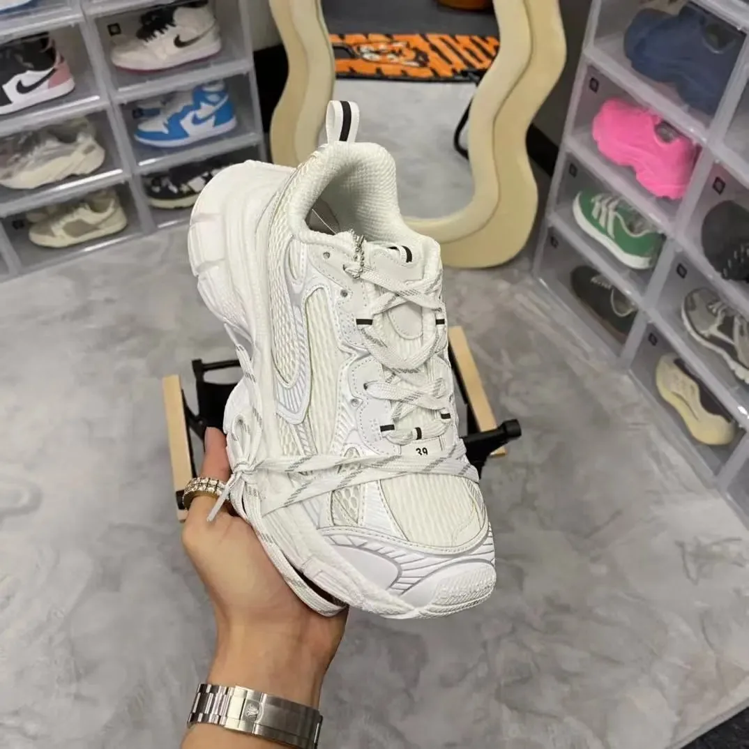 Balenciaga Runner Black Lace-Up Running Shoes — Photo 12