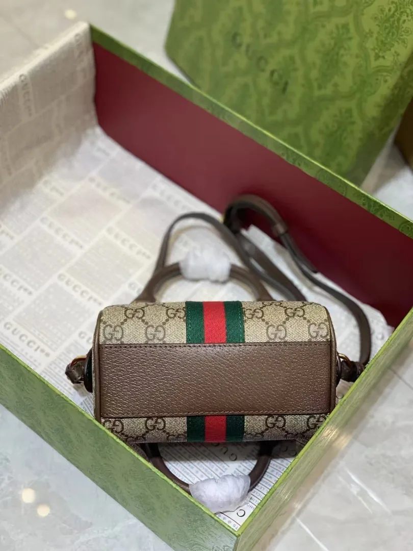 Gucci Original Leather Bag — Photo 3