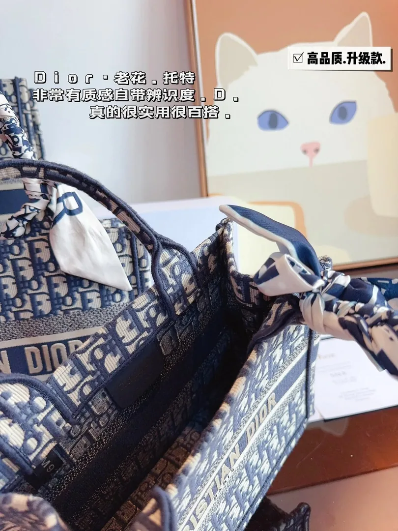Dior Leather Tote Bag — photo 10