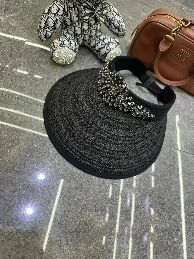 Chanel CC Logo Hat Collection — Photo 5